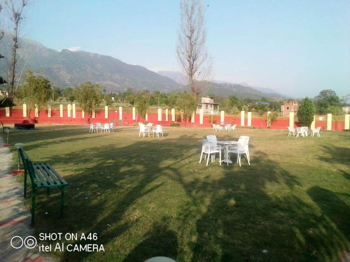 Pops Resort Pālampur Buitenkant foto