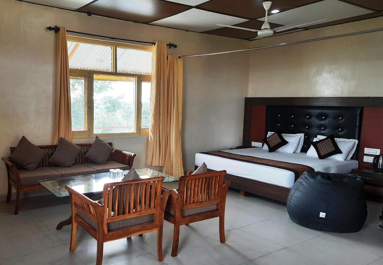 Pops Resort Pālampur Buitenkant foto