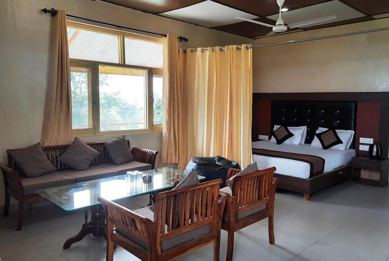 Pops Resort Pālampur Buitenkant foto
