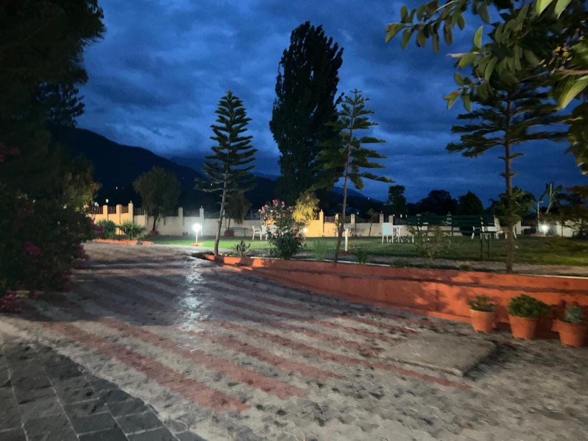 Pops Resort Pālampur Buitenkant foto