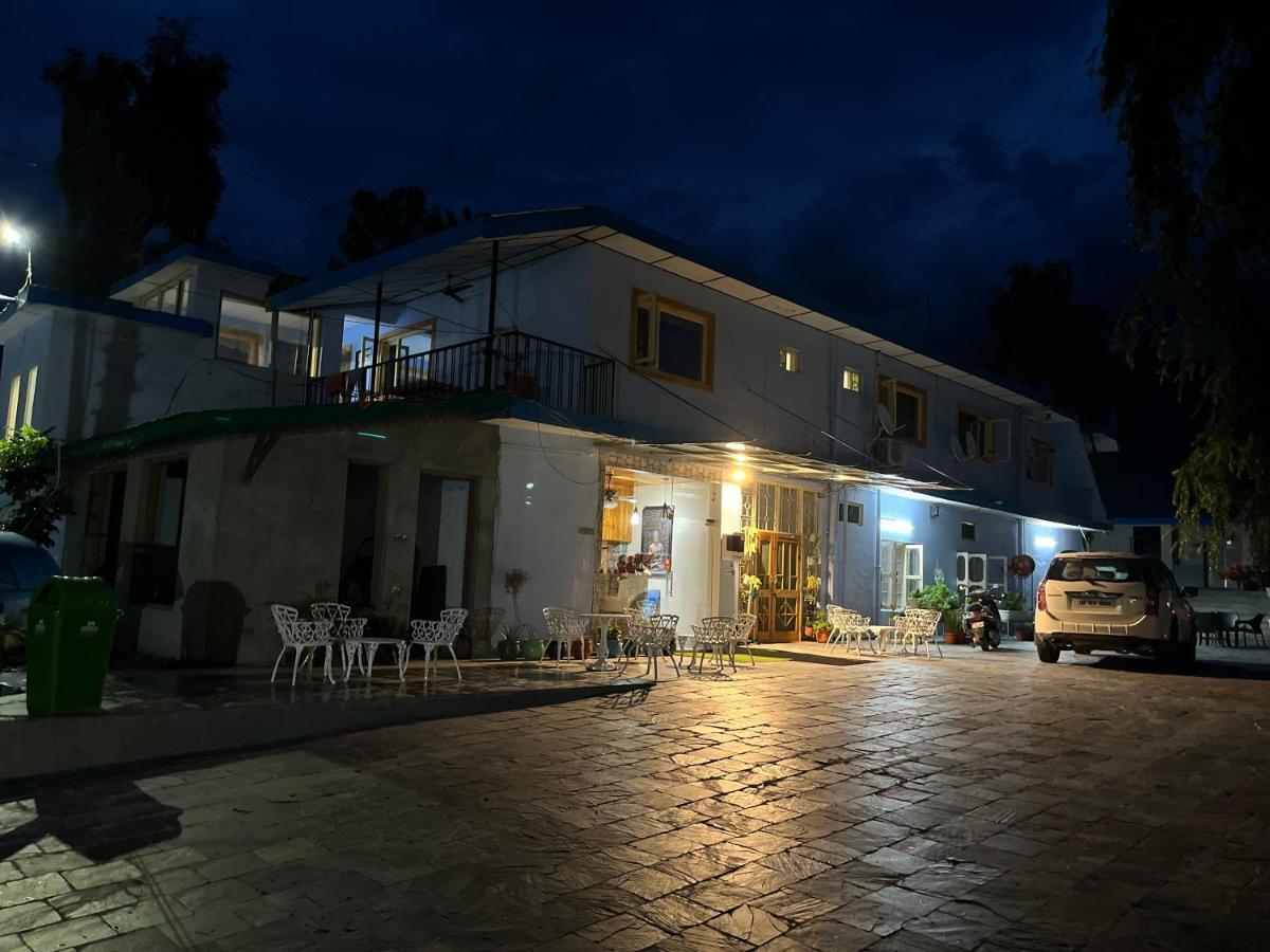 Pops Resort Pālampur Buitenkant foto