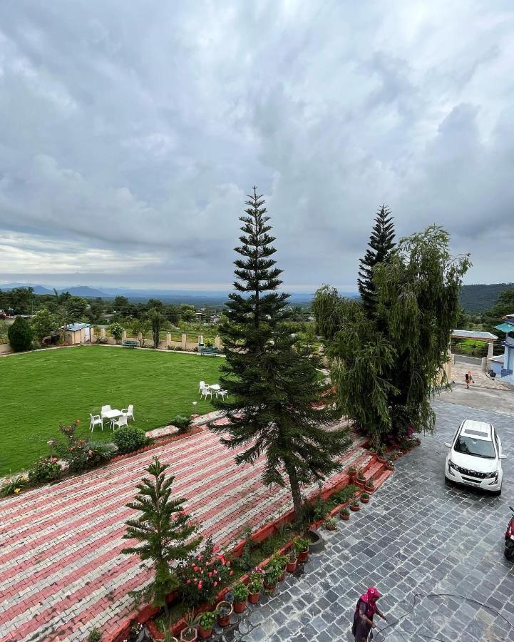 Pops Resort Pālampur Buitenkant foto