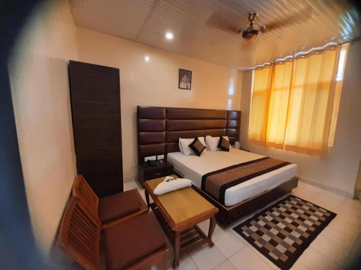 Pops Resort Pālampur Buitenkant foto