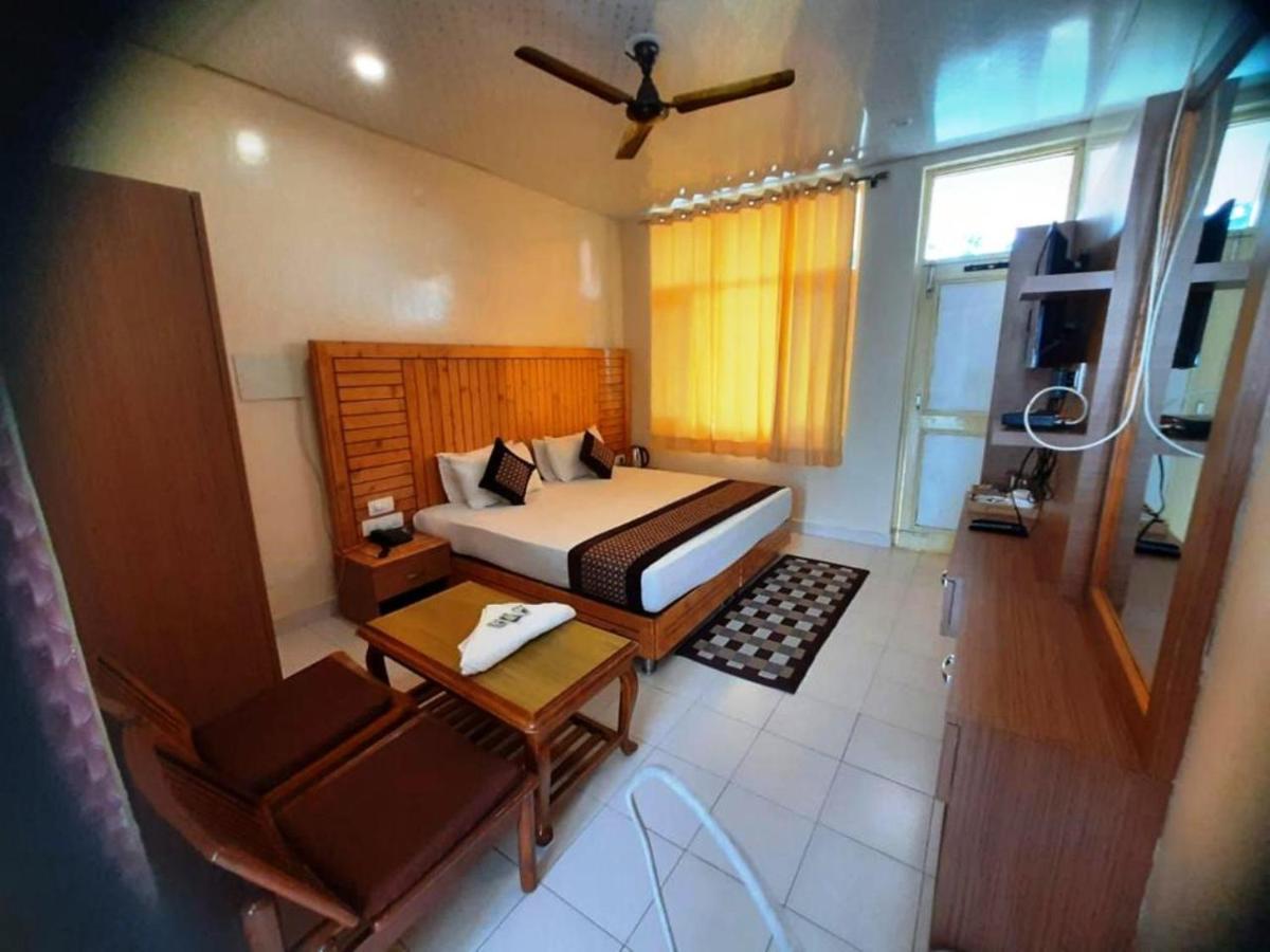 Pops Resort Pālampur Buitenkant foto