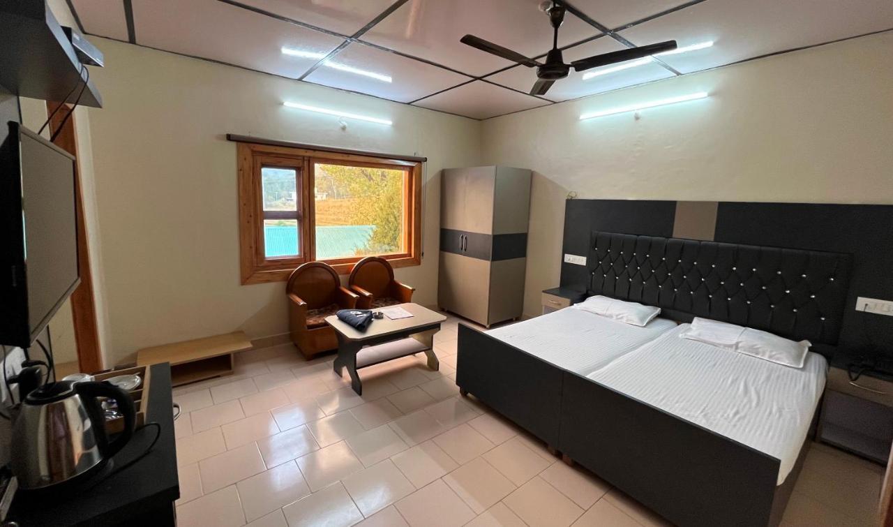 Pops Resort Pālampur Buitenkant foto