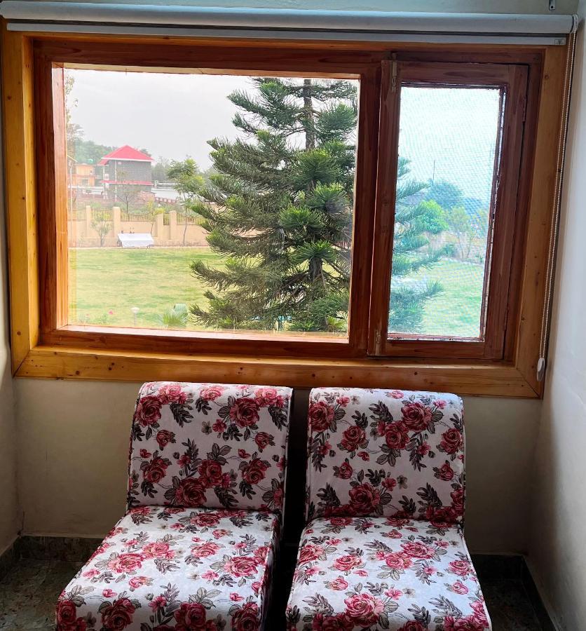 Pops Resort Pālampur Buitenkant foto