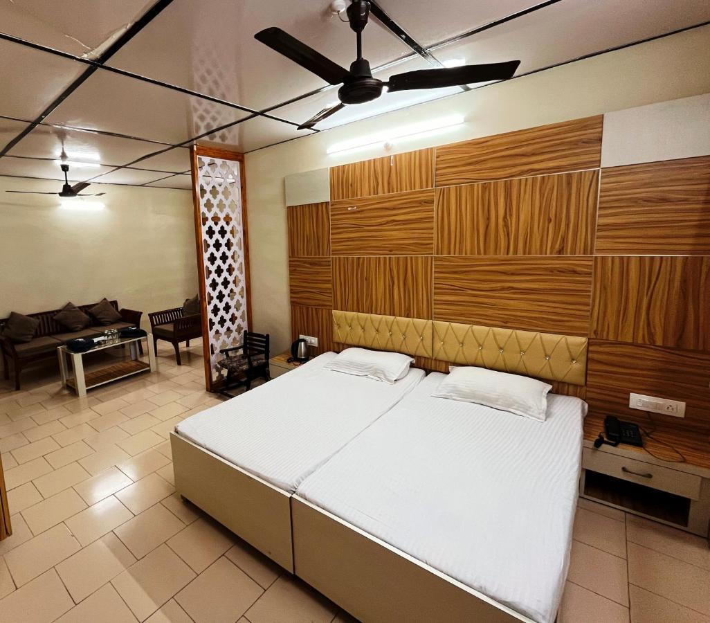 Pops Resort Pālampur Buitenkant foto