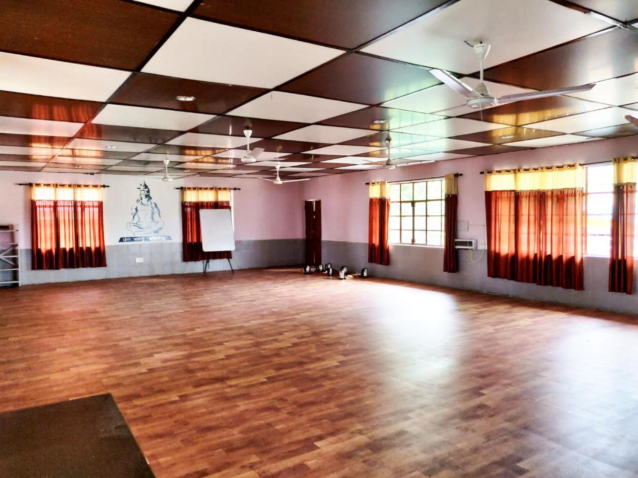 Pops Resort Pālampur Buitenkant foto