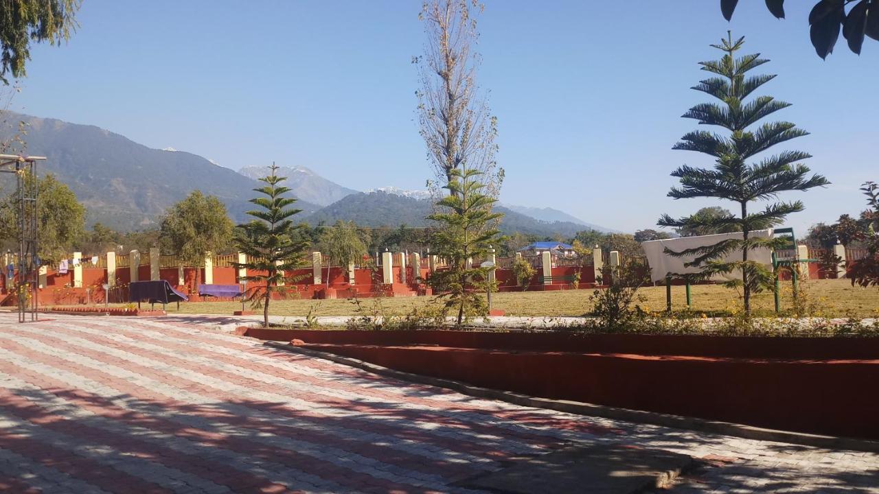 Pops Resort Pālampur Buitenkant foto